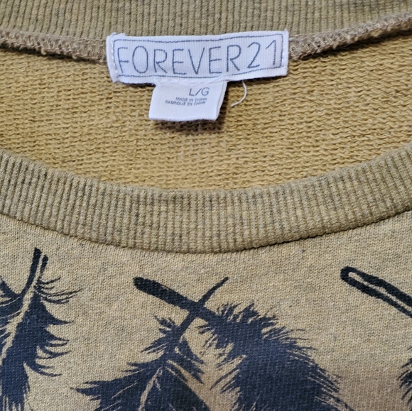 Sweatshirt - Picture 2 of 3